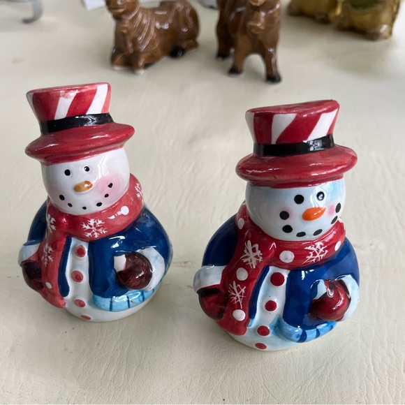 Festive Snowman Salt and Pepper Shaker Set - Picture 1 of 3